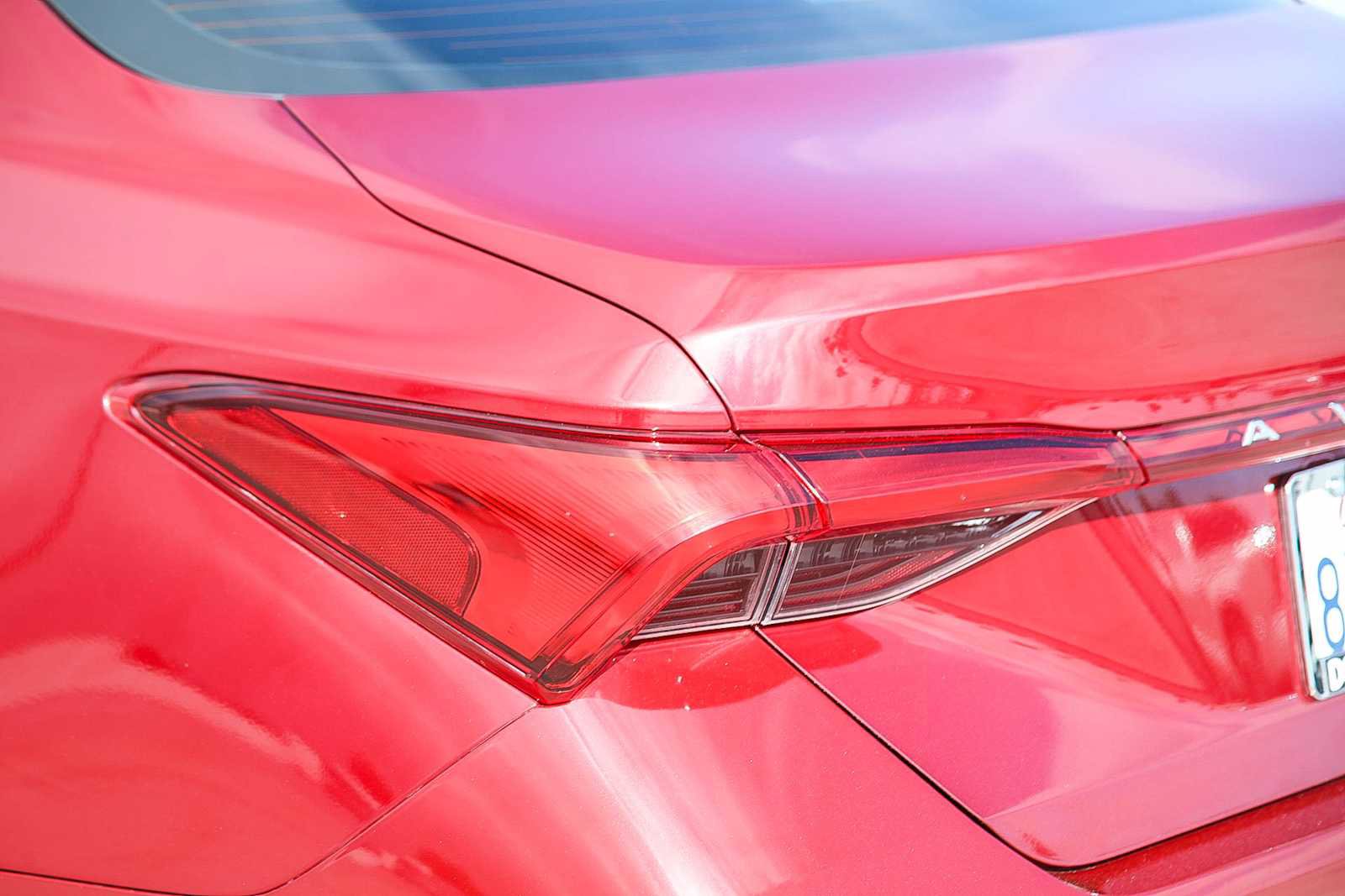 Certified 2019 Toyota Avalon Limited image 8