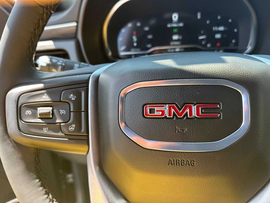Used 2024 GMC Yukon XL SLT w/ SLT Luxury Package RWD image 26