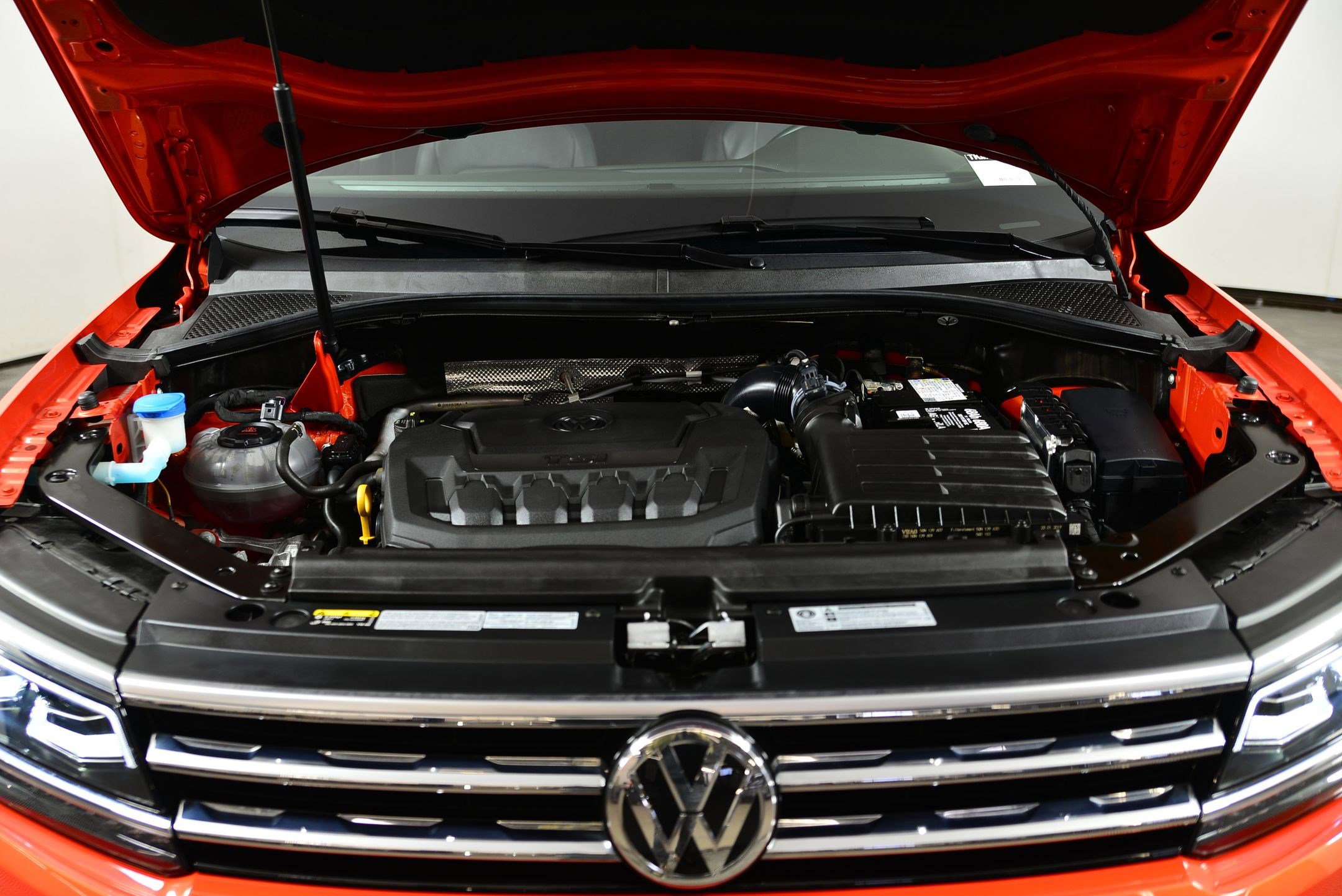 Used 2019 Volkswagen Tiguan SEL Premium image 20