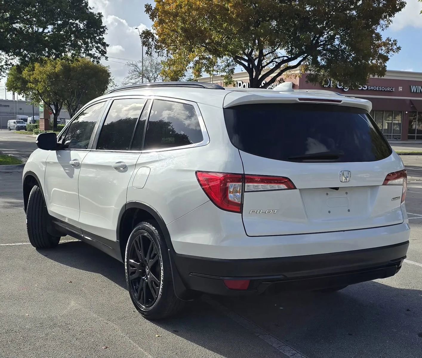 Used 2022 Honda Pilot Special Edition image 2