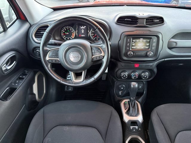 Used 2015 Jeep Renegade Latitude AWD/4WD image 13