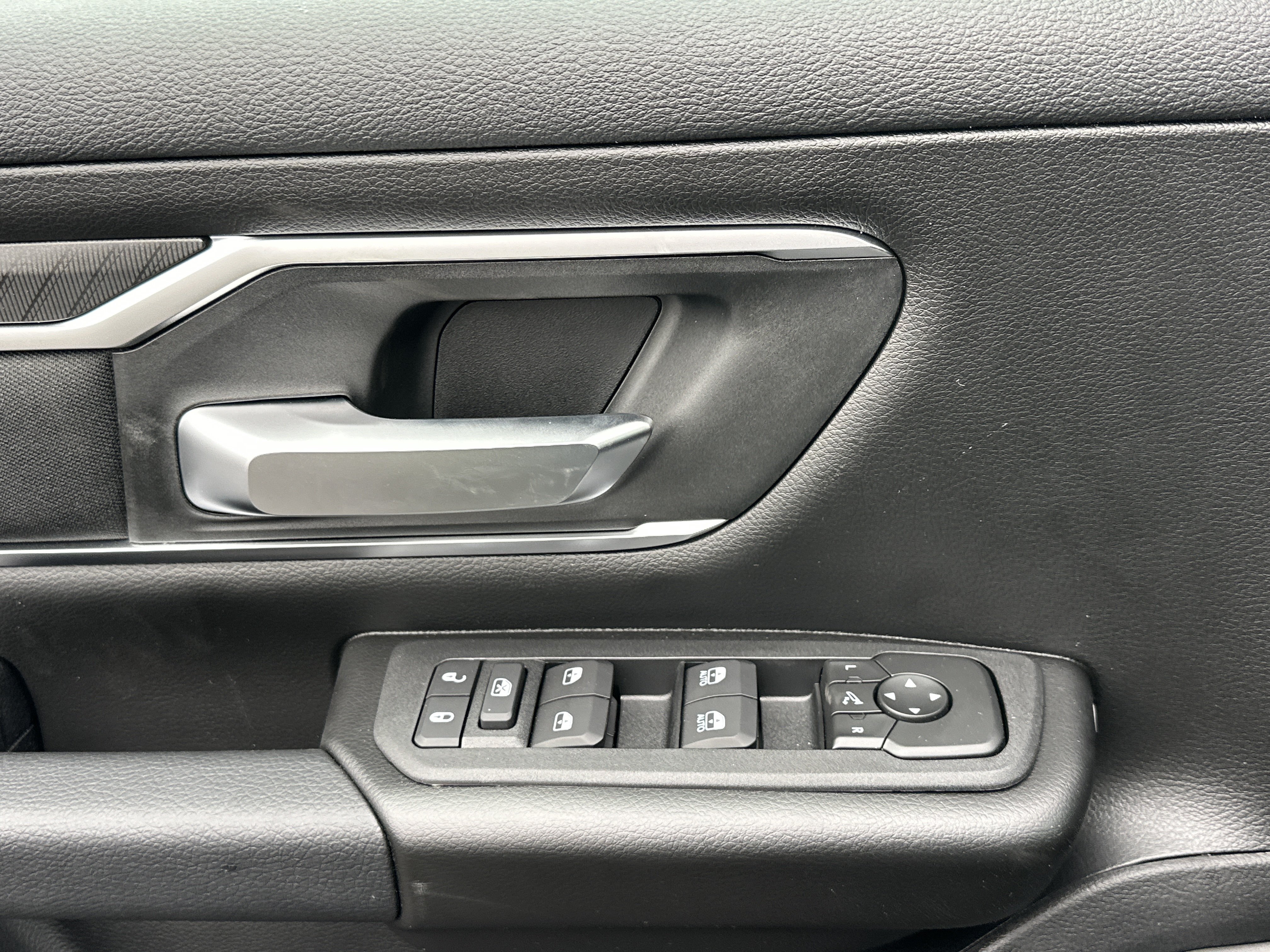 New 2026 RAM 1500 Big Horn AWD/4WD image 13