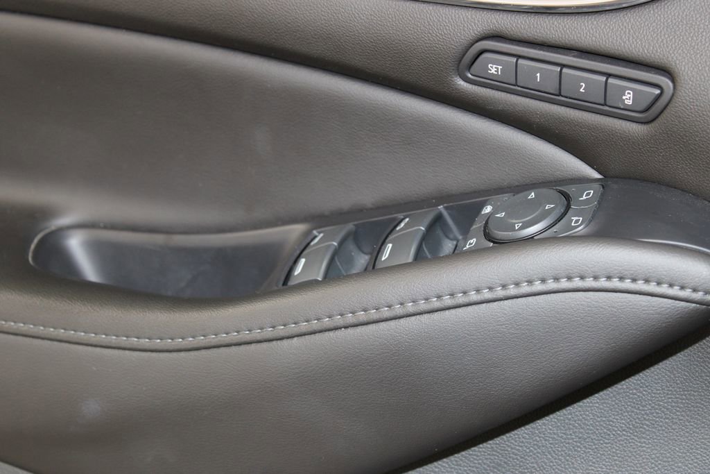 Used 2022 Buick Enclave Avenir w/ Avenir Technology Package image 38