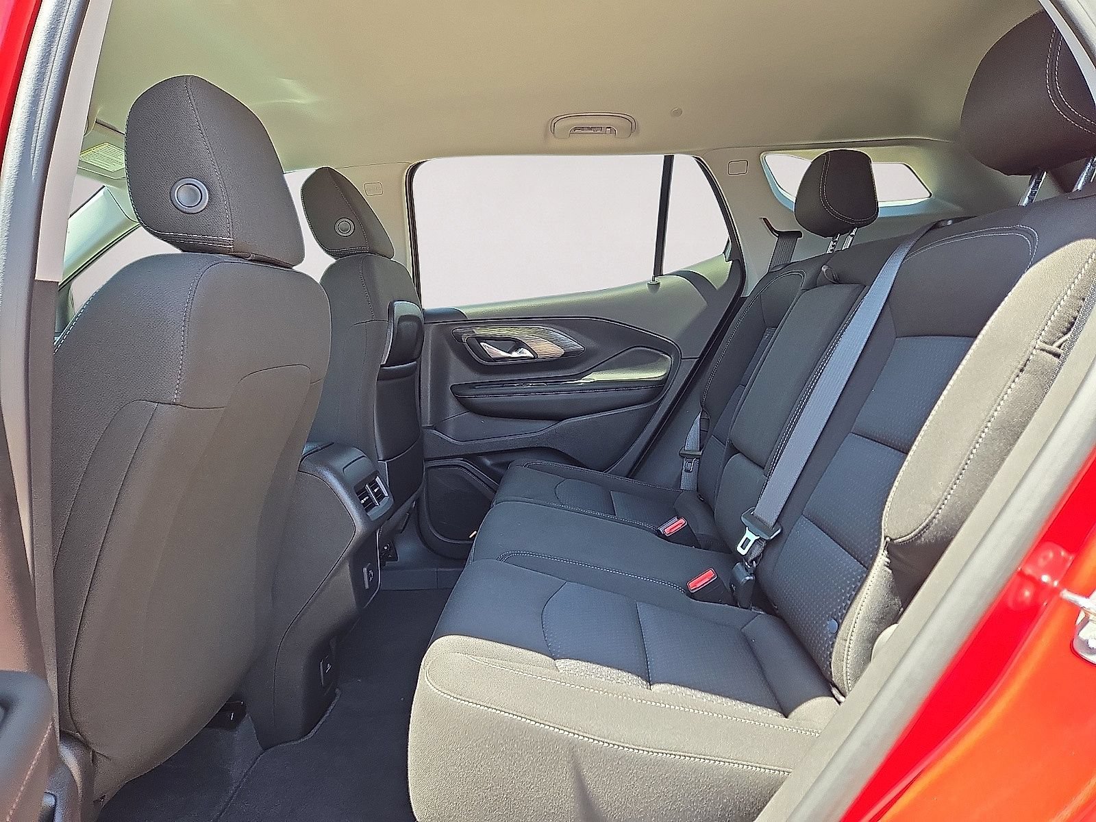 Used 2023 GMC Terrain SLE w/ Driver Convenience Package FWD image 14