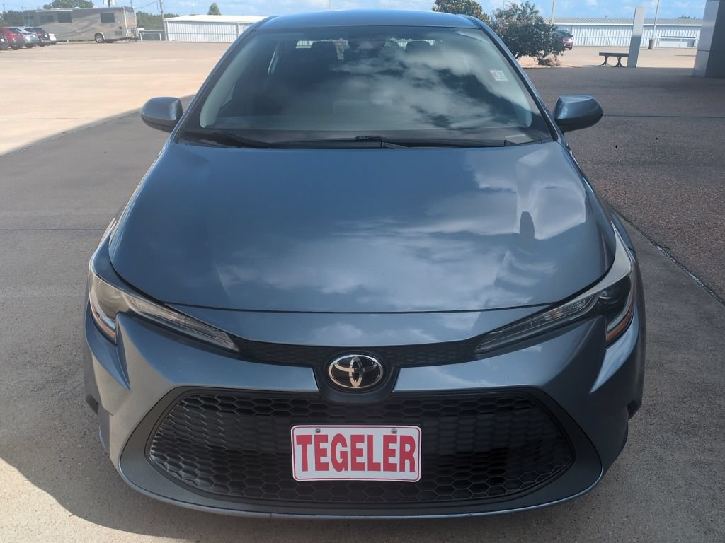 Used 2022 Toyota Corolla LE FWD image 2