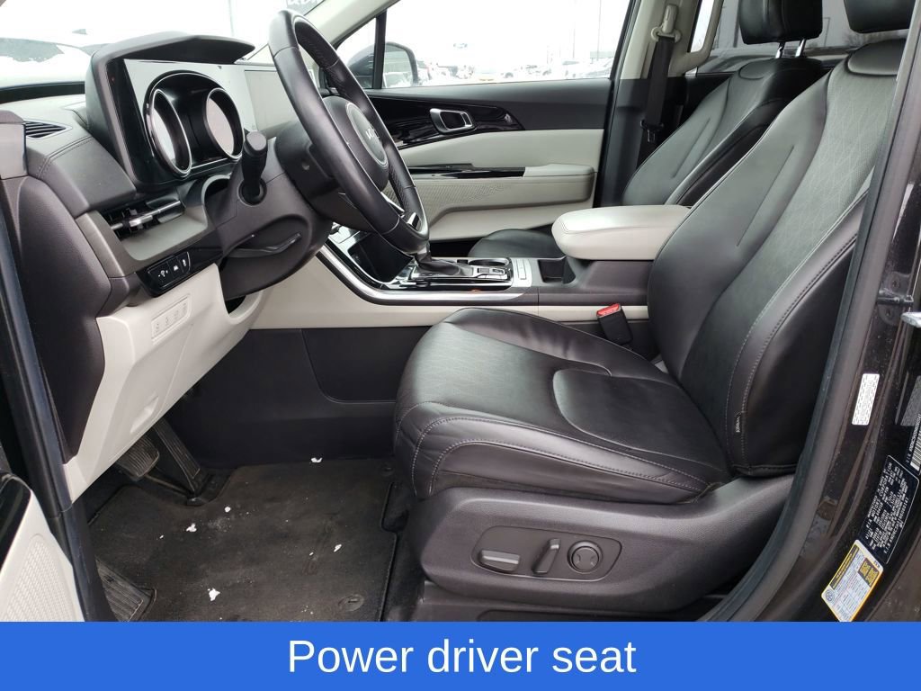 Used 2022 Kia Carnival EX FWD image 16