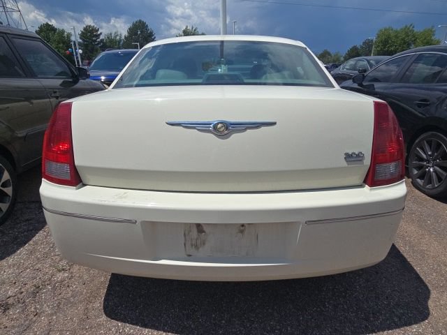 Used 2006 Chrysler 300 Touring w/ Comfort/Convenience Group RWD image 6