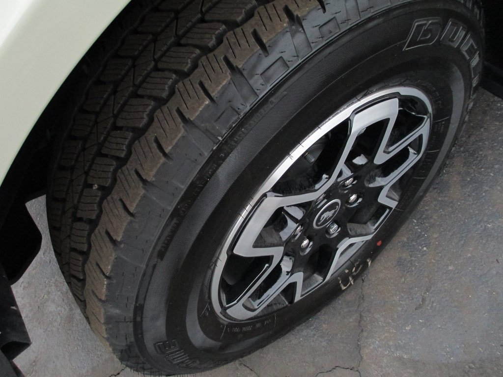 Used 2025 Ford Bronco Outer Banks image 11