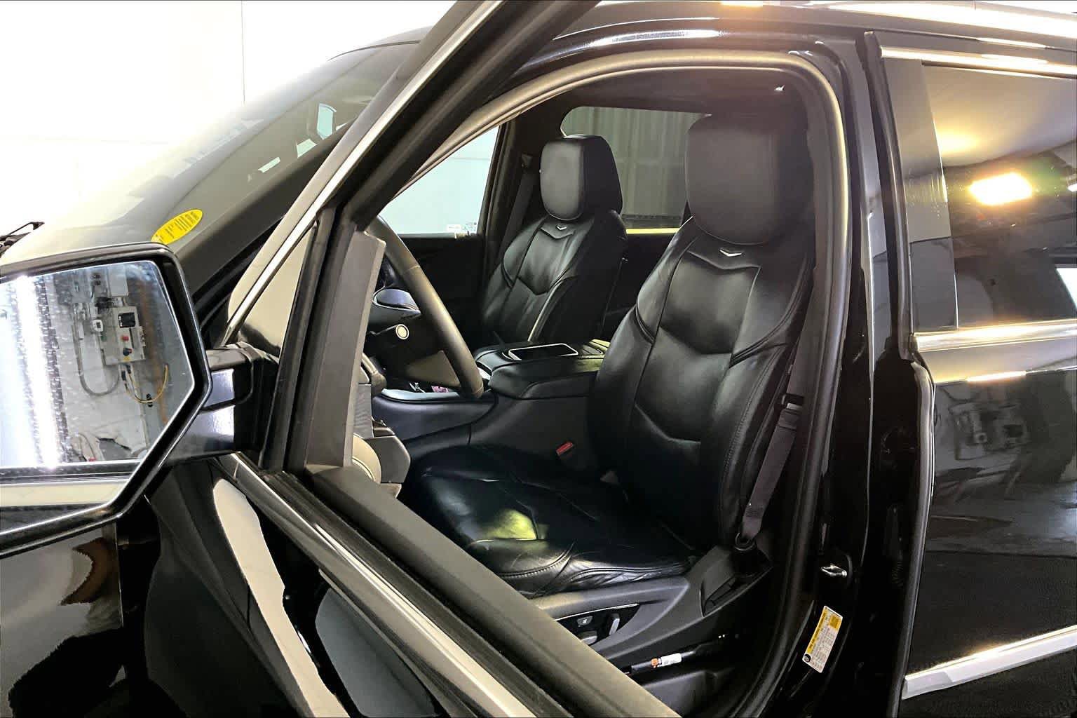 Used 2015 Cadillac Escalade Platinum AWD/4WD image 8
