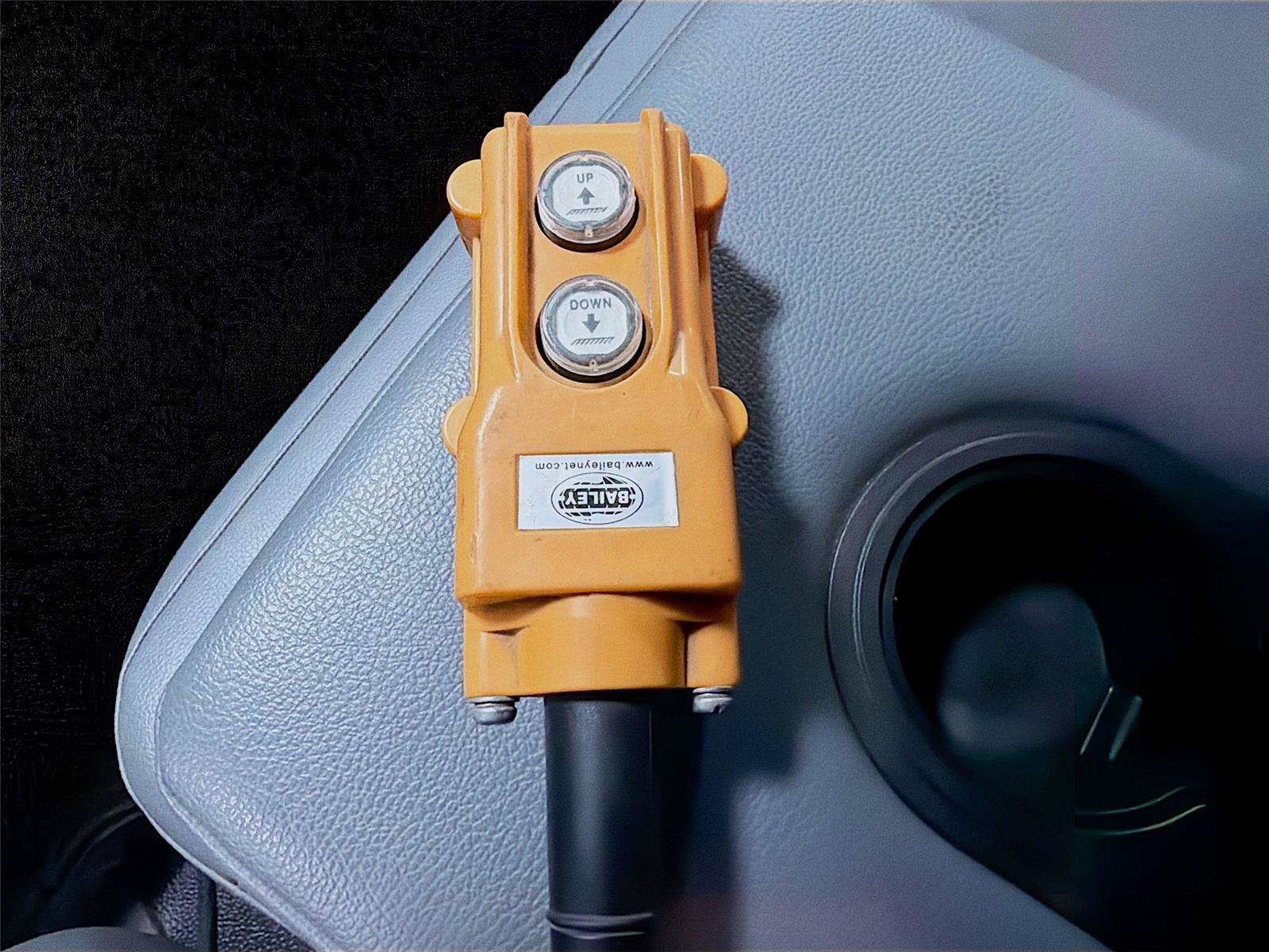 Used 2022 Ford F650 2WD Regular Cab Super Duty image 35