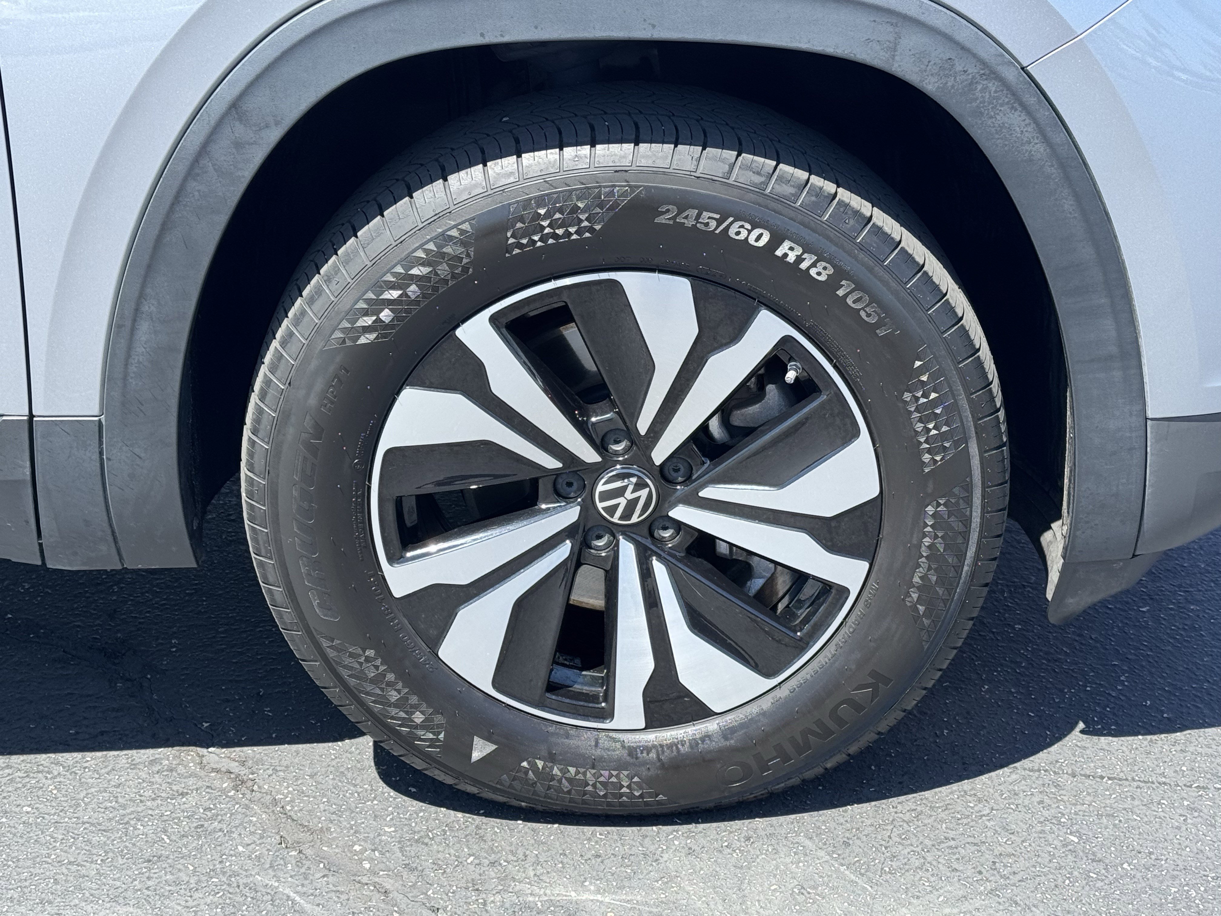 Certified 2024 Volkswagen Atlas SE FWD image 3
