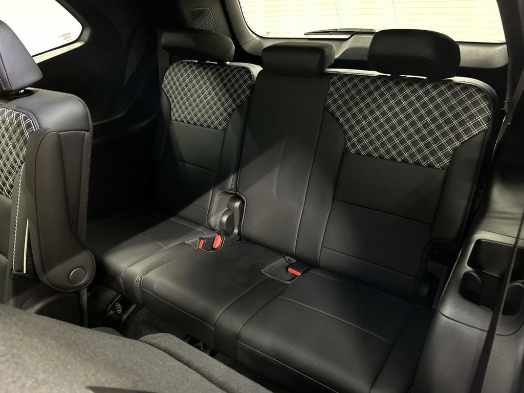 Certified 2025 GMC Acadia Denali w/ LPO, Floor Liner Package image 20