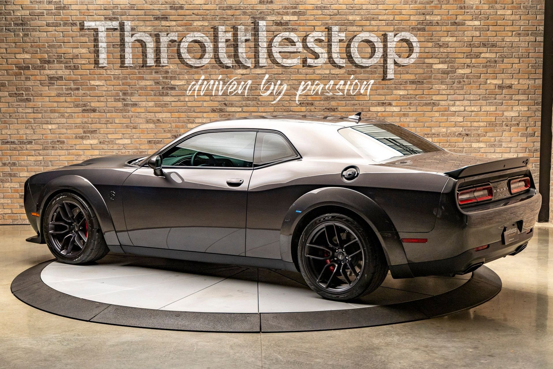 Used 2018 Dodge Challenger SRT Hellcat image 6