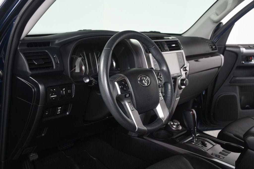 Used 2020 Toyota 4Runner Limited AWD/4WD image 30