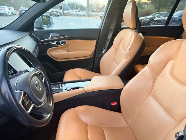 Used 2017 Volvo XC90 T5 Momentum w/ Vision Package image 7