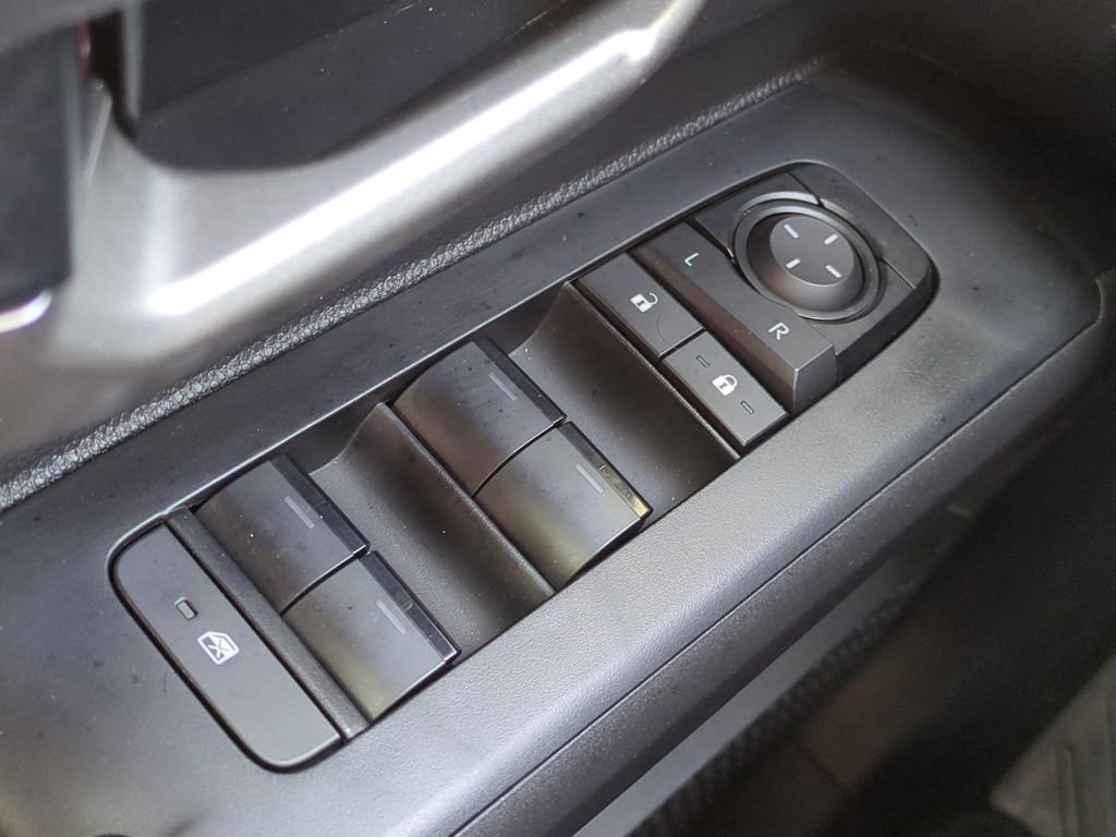 Used 2025 Toyota Tacoma Limited image 21