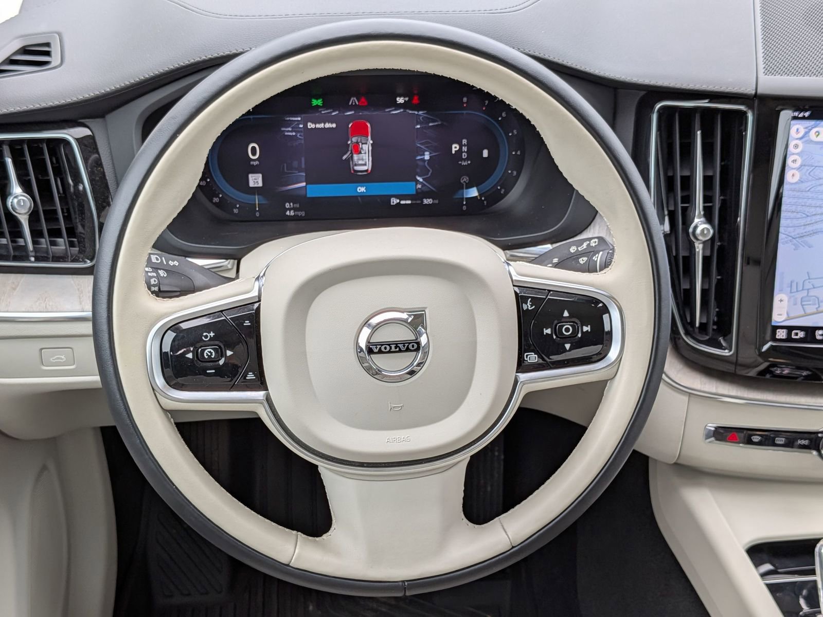 Used 2023 Volvo XC60 B5 Ultimate w/ Climate Package image 31