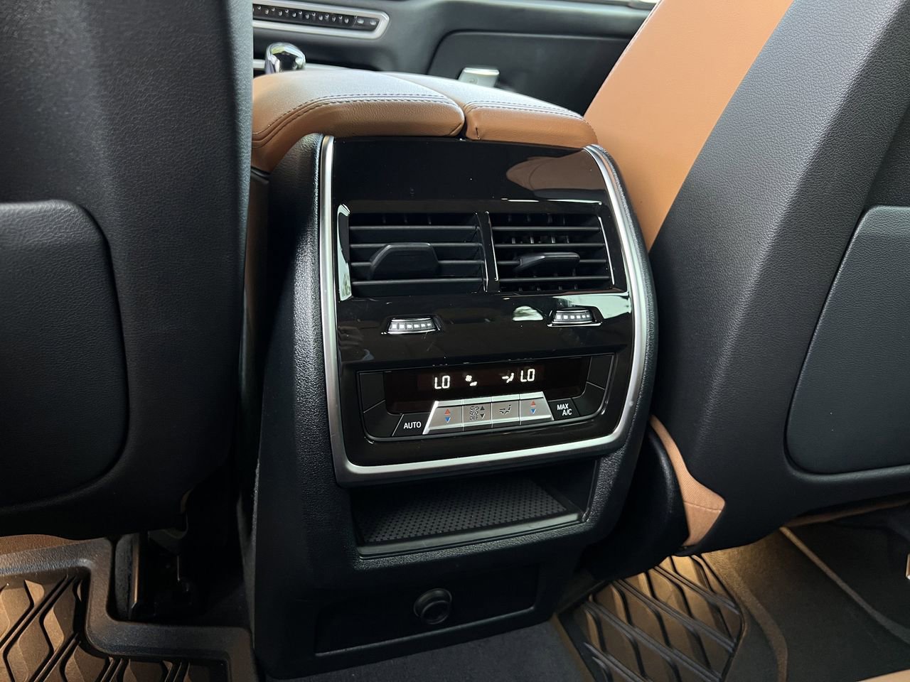 Used 2023 BMW X5 sDrive40i w/ Premium Package image 26