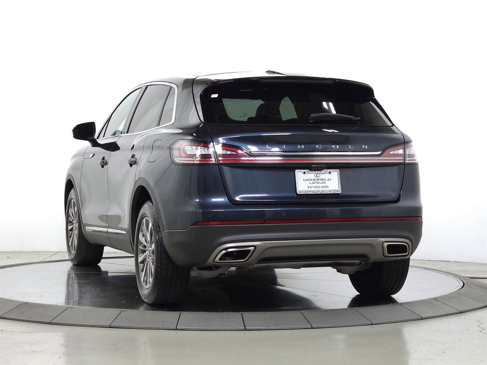 Used 2023 Lincoln Nautilus Reserve AWD/4WD image 5
