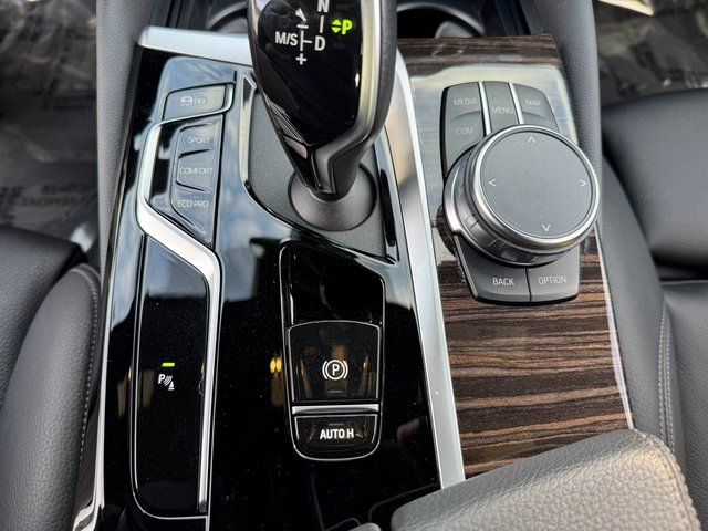 Used 2023 BMW 530i xDrive w/ Premium Package image 27