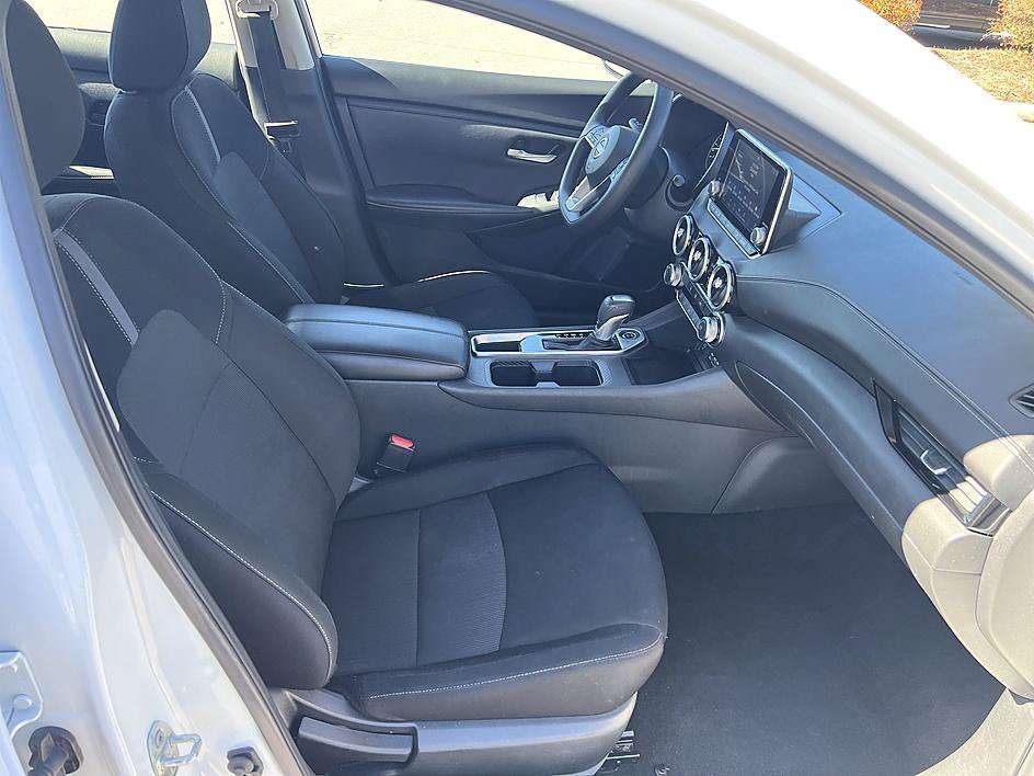 Certified 2025 Nissan Sentra SV FWD image 17