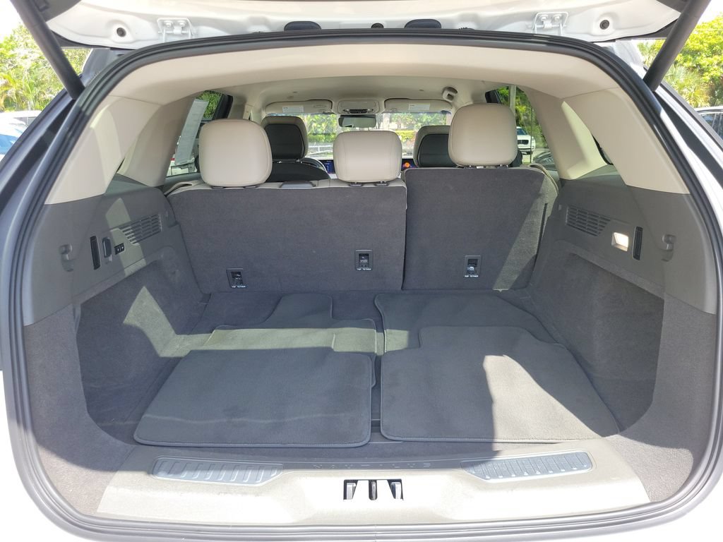 Certified 2024 Lincoln Nautilus Premier AWD/4WD image 6