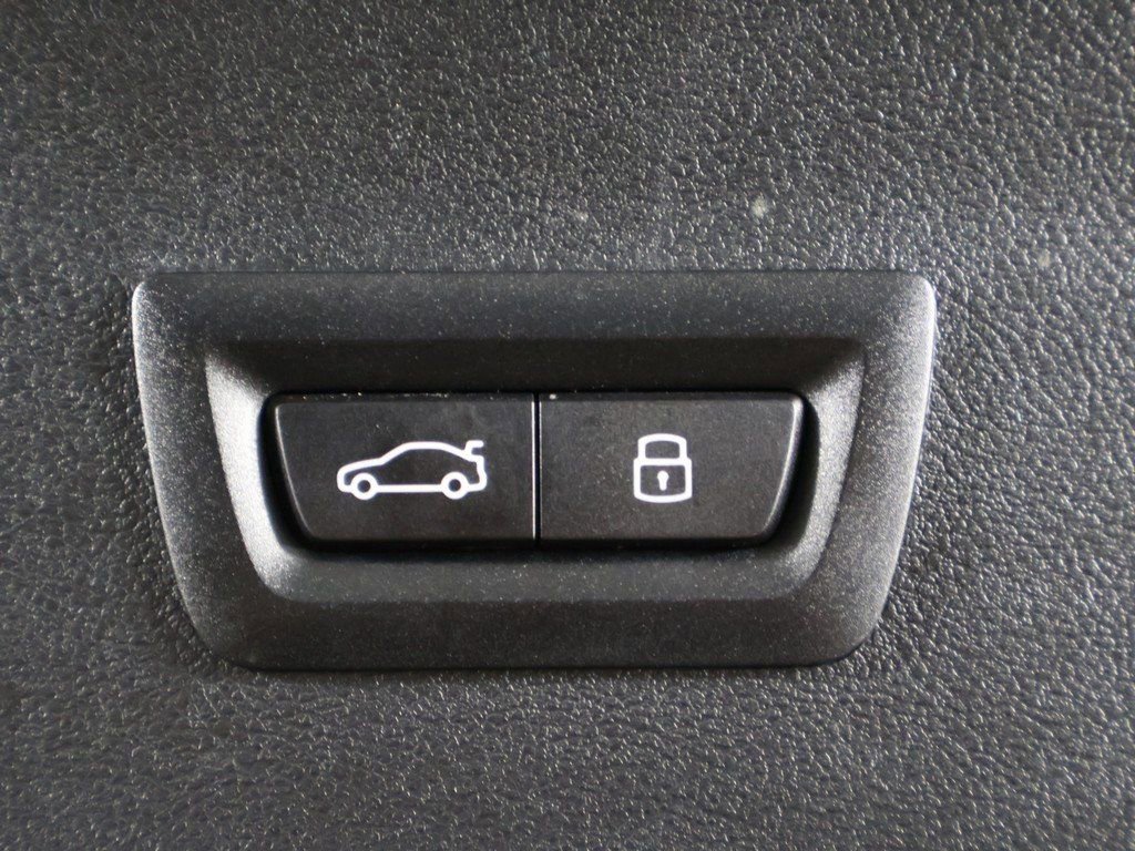 Used 2025 BMW X4 xDrive30i image 23