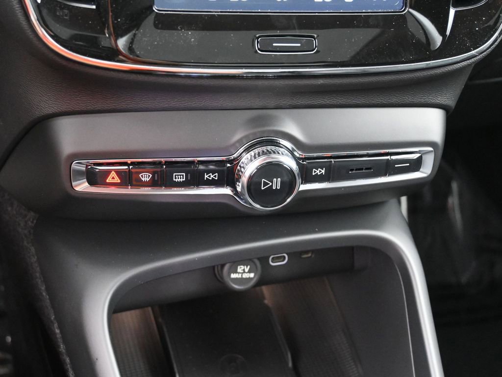 New 2026 Volvo XC40 B5 Plus w/ Protection Package Premier image 15