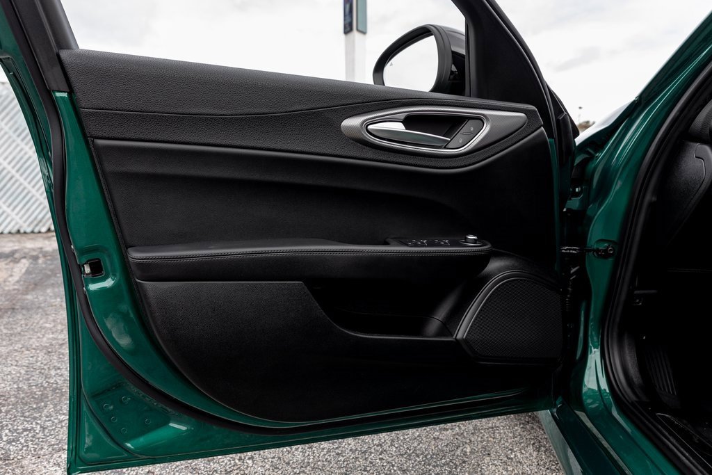 New 2025 Alfa Romeo Giulia w/ Veloce Package Rwd image 25