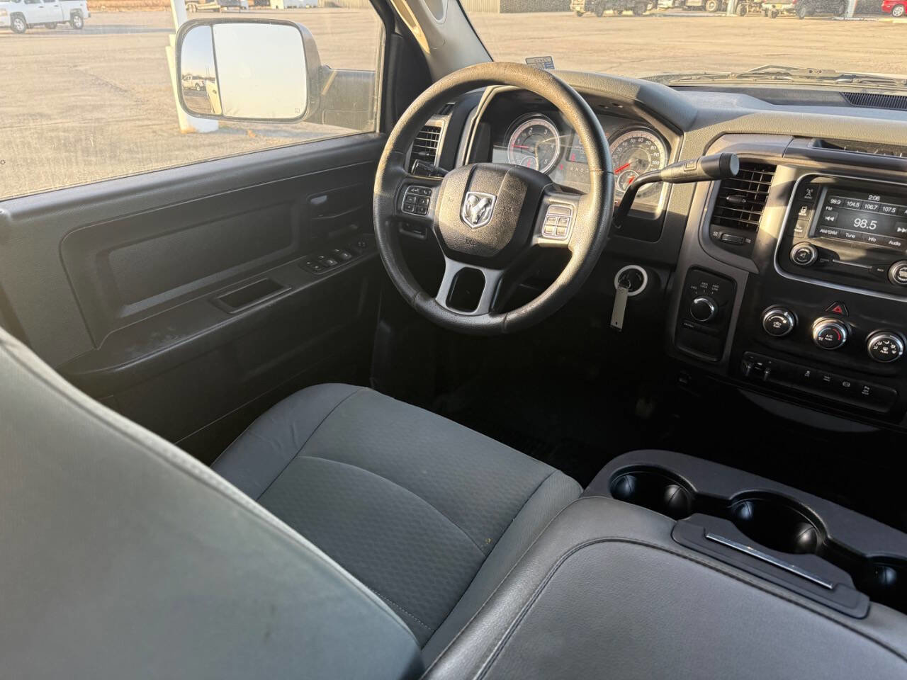Used 2018 RAM 2500 Tradesman w/ Chrome Appearance Group image 31