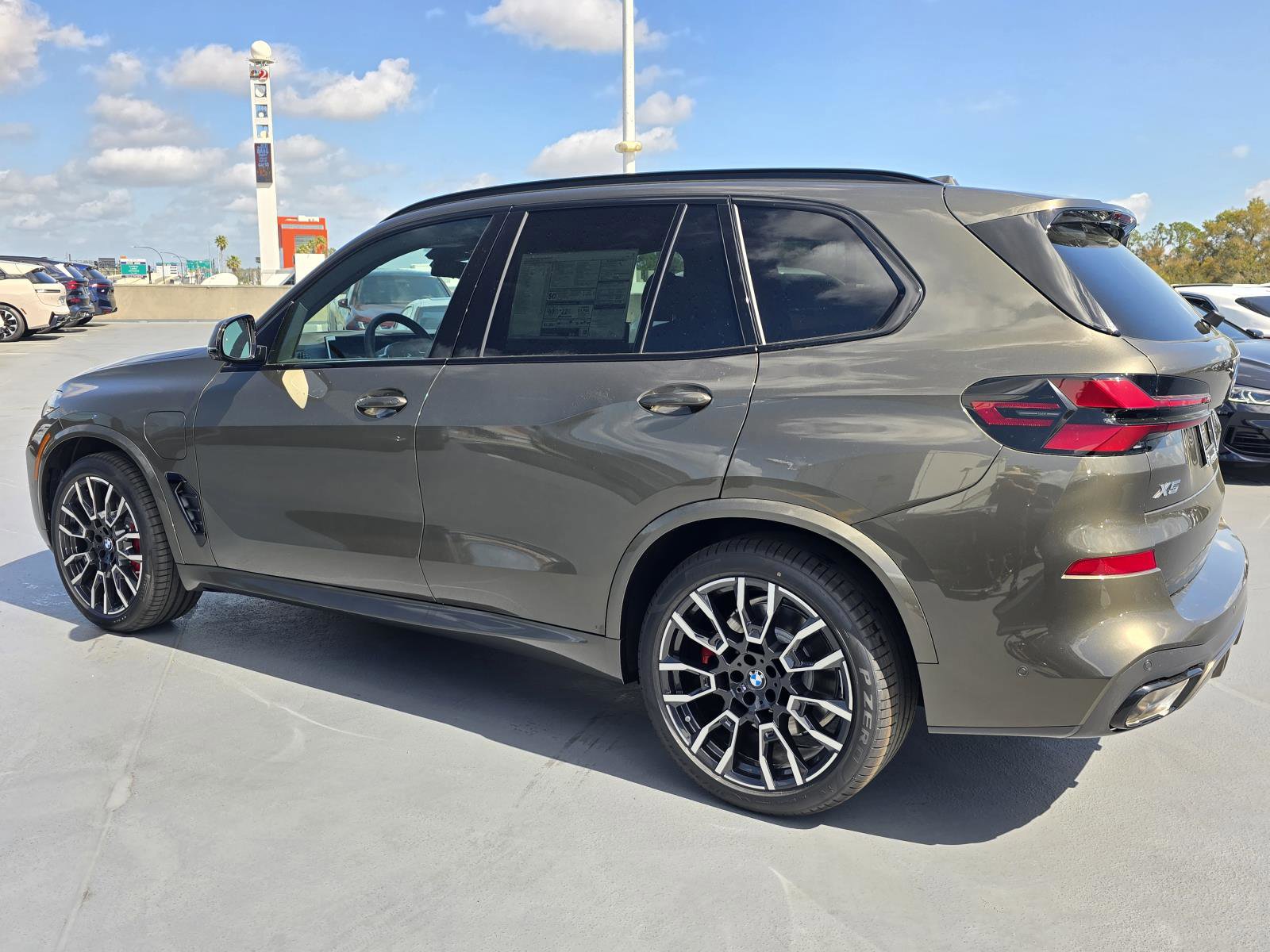 New 2026 BMW X5 xDrive50e w/ M Sport Package AWD/4WD image 6