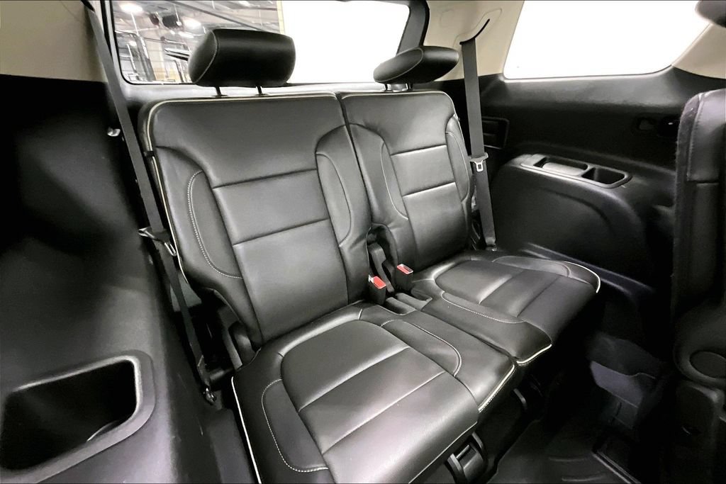 Used 2017 GMC Acadia Denali w/ Technology Package FWD image 34