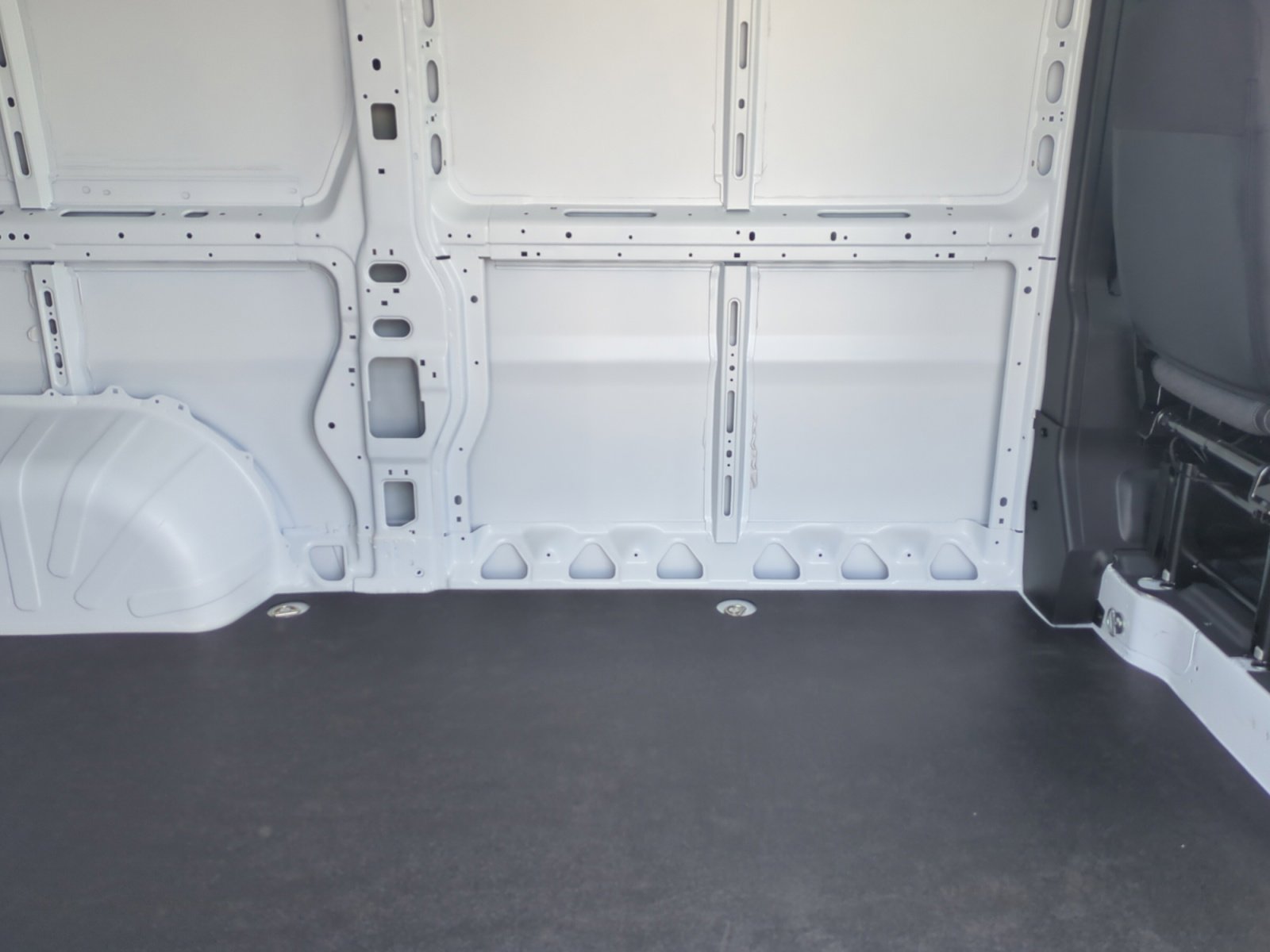 New 2025 RAM ProMaster 2500 w/ Quick Order Package 22G SLT image 18