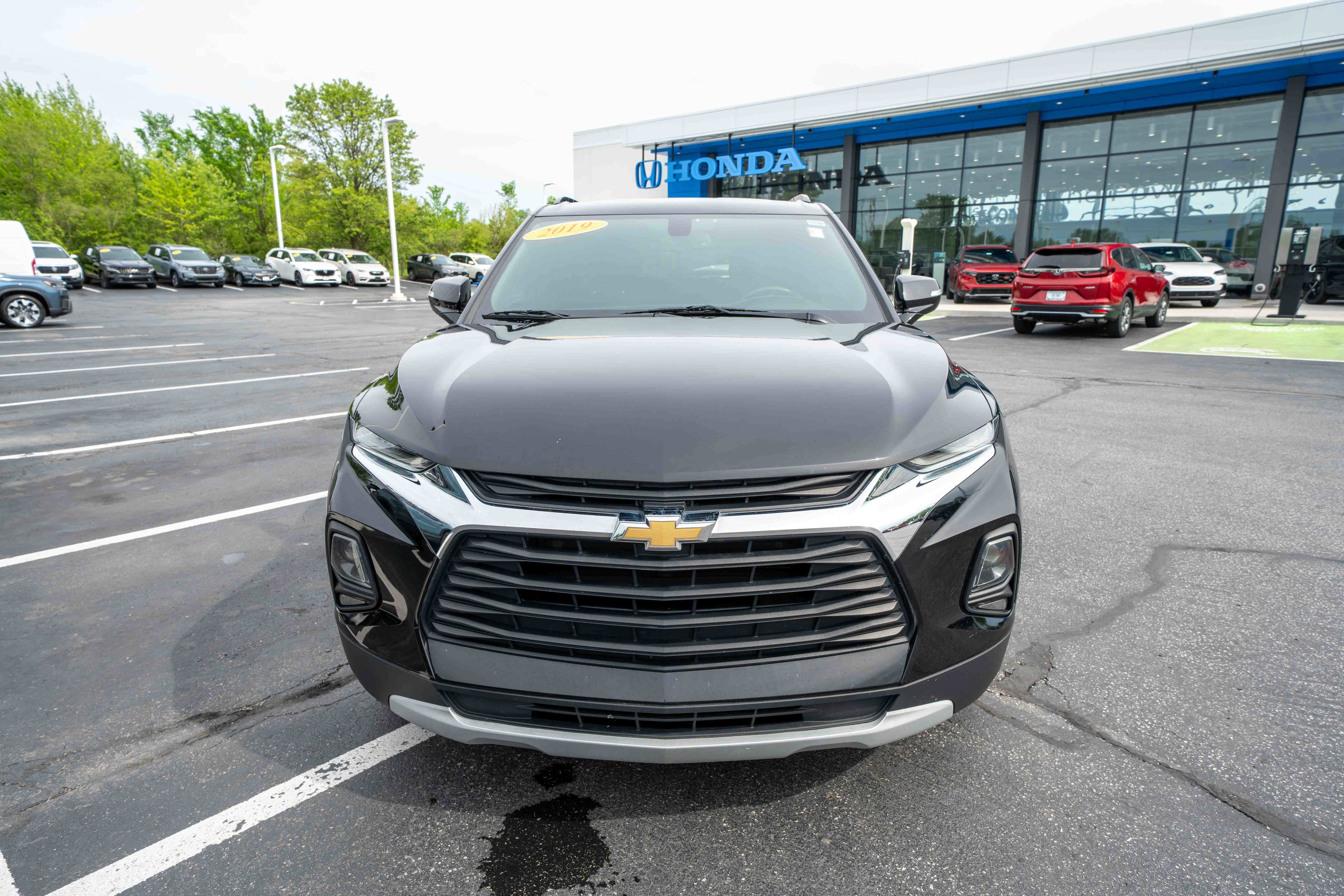 Used 2019 Chevrolet Blazer LT FWD image 2