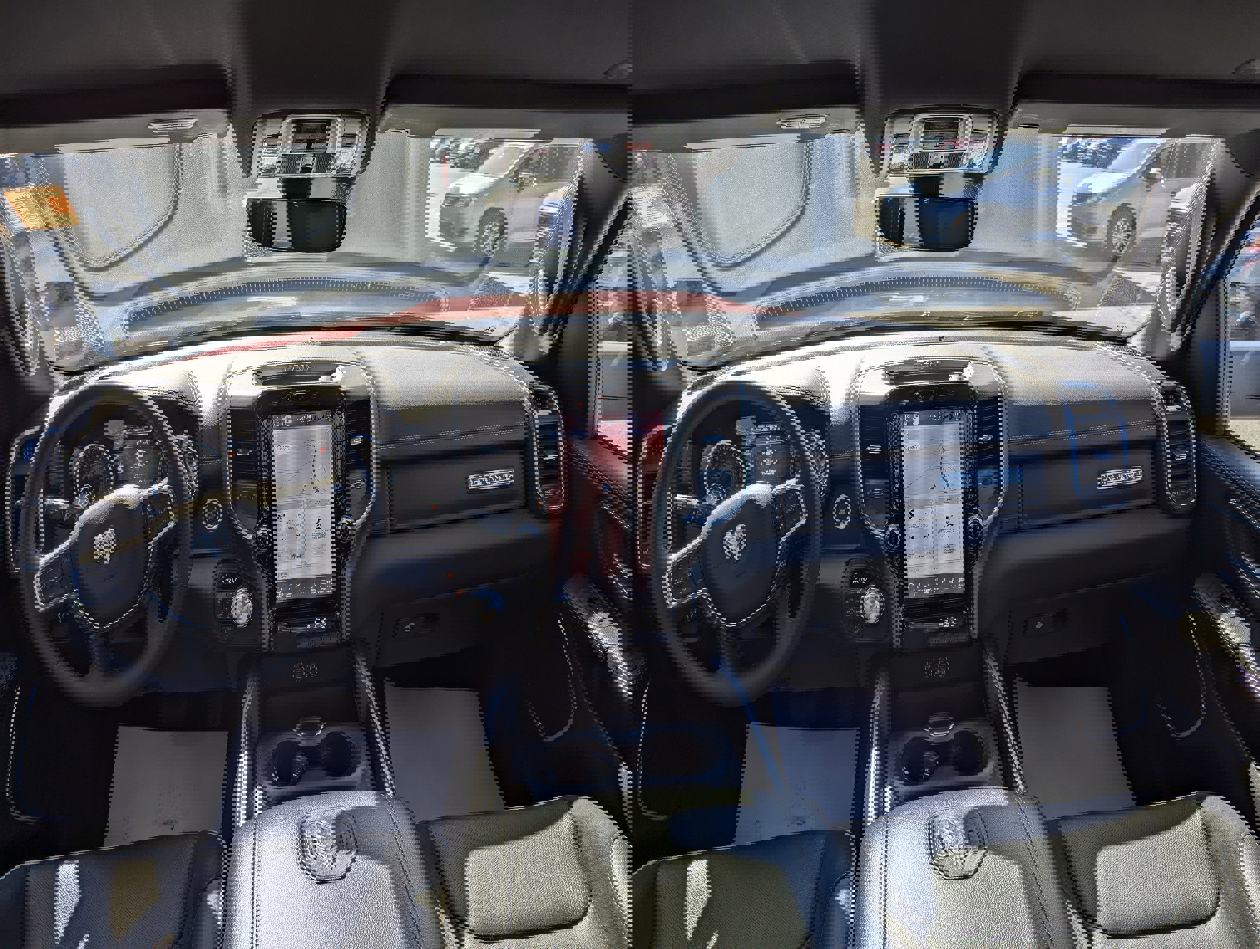 Used 2025 RAM 1500 Laramie image 12