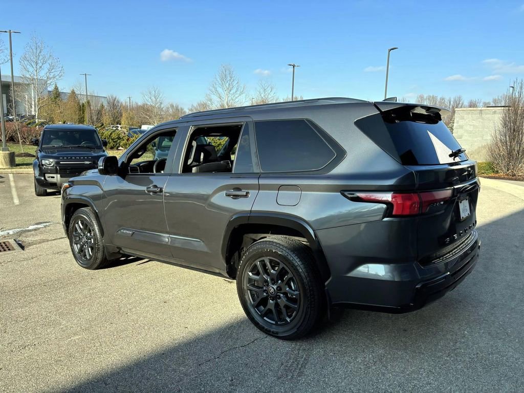 Used 2025 Toyota Sequoia Platinum image 5
