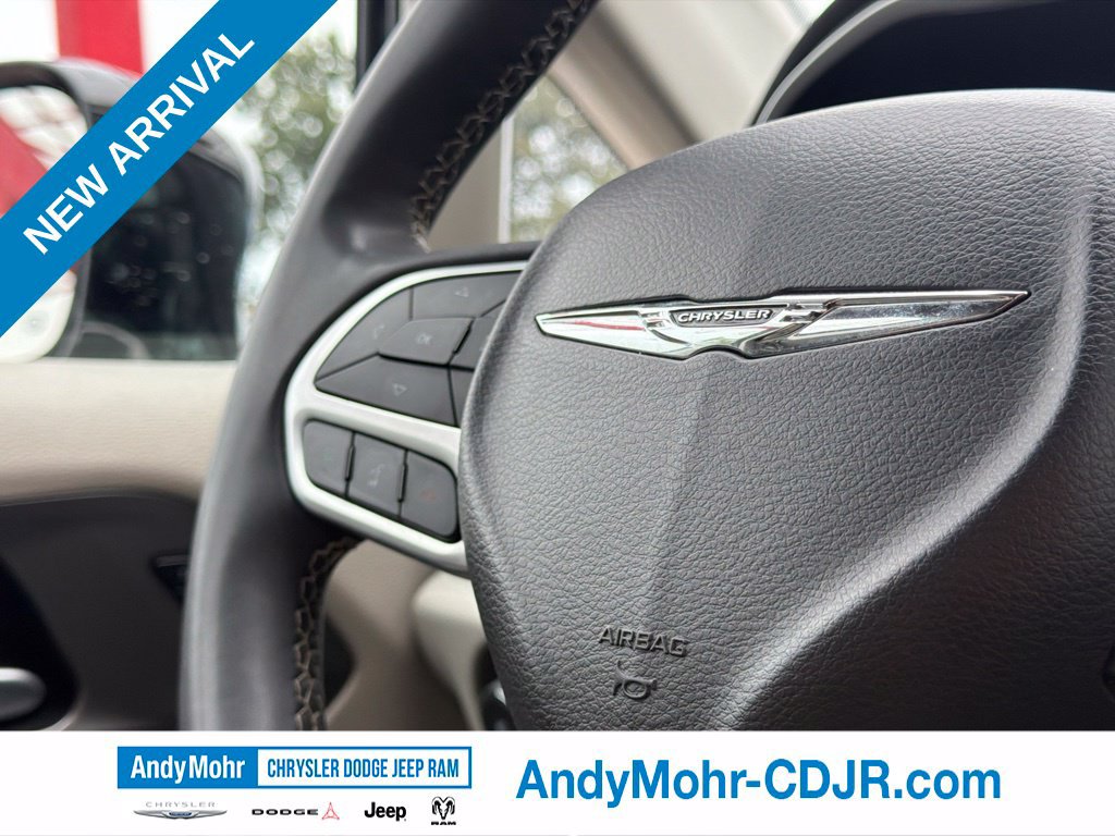Used 2024 Chrysler Pacifica Touring-L FWD image 29