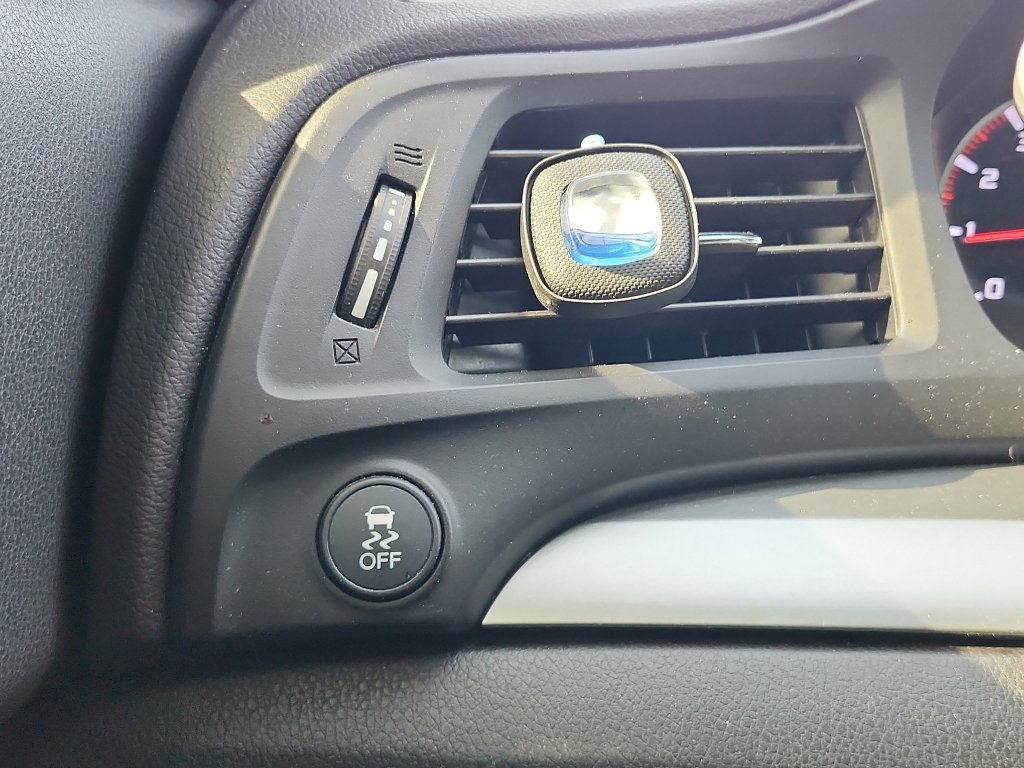 Used 2017 Acura ILX w/ Premium & A-SPEC Package image 29