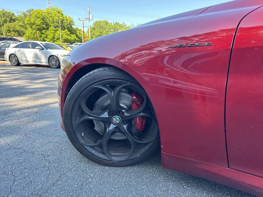 Used 2017 Alfa Romeo Giulia Ti w/ TI 19" Sport Package AWD/4WD image 10