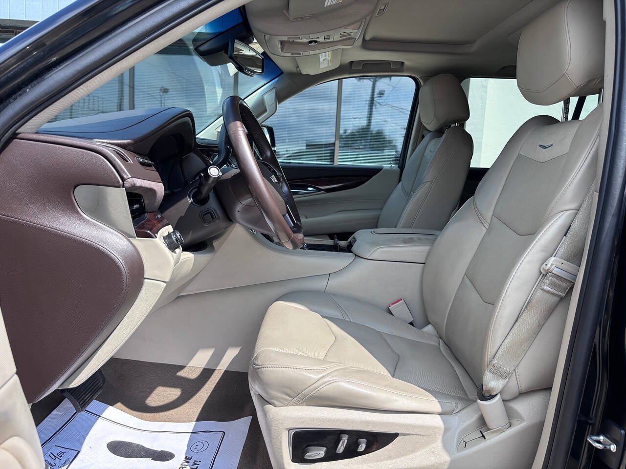 Used 2015 Cadillac Escalade Premium AWD/4WD image 17