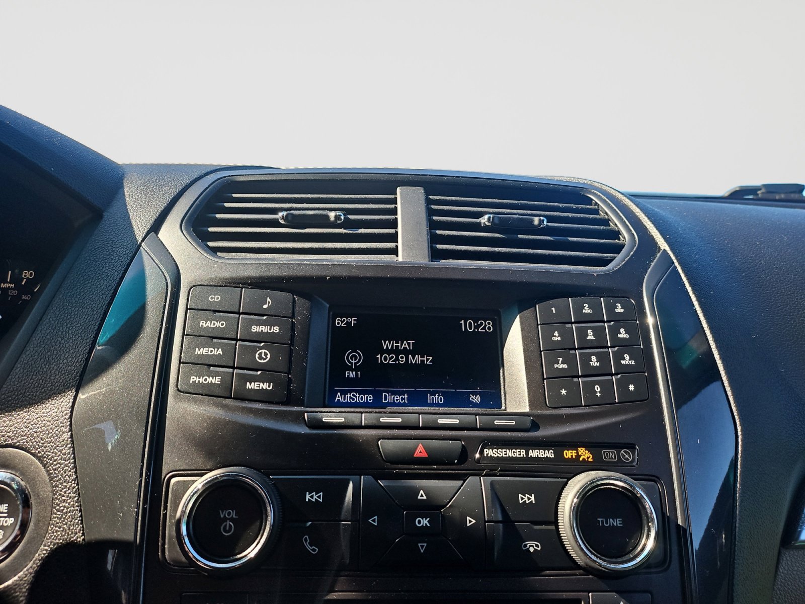 Used 2017 Ford Explorer XLT AWD/4WD image 25