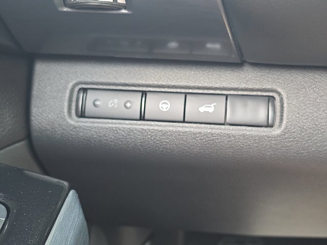 New 2026 Nissan Pathfinder SL w/ SL Premium Package AWD/4WD image 32