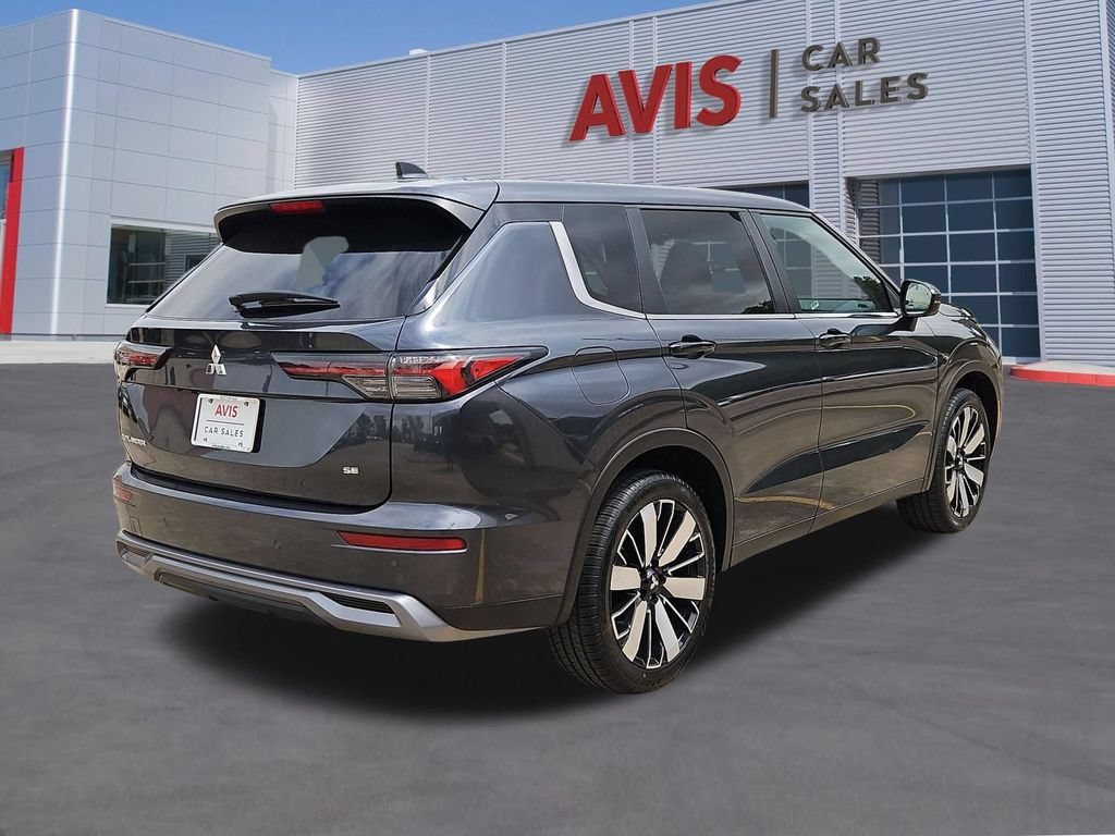 Used 2025 Mitsubishi Outlander SE FWD image 6