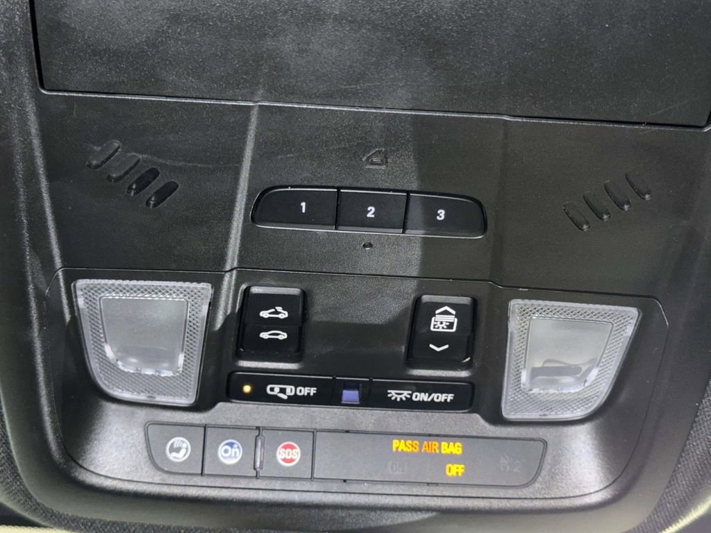 Used 2017 Cadillac XT5 Luxury w/ Driver Awareness Package image 26