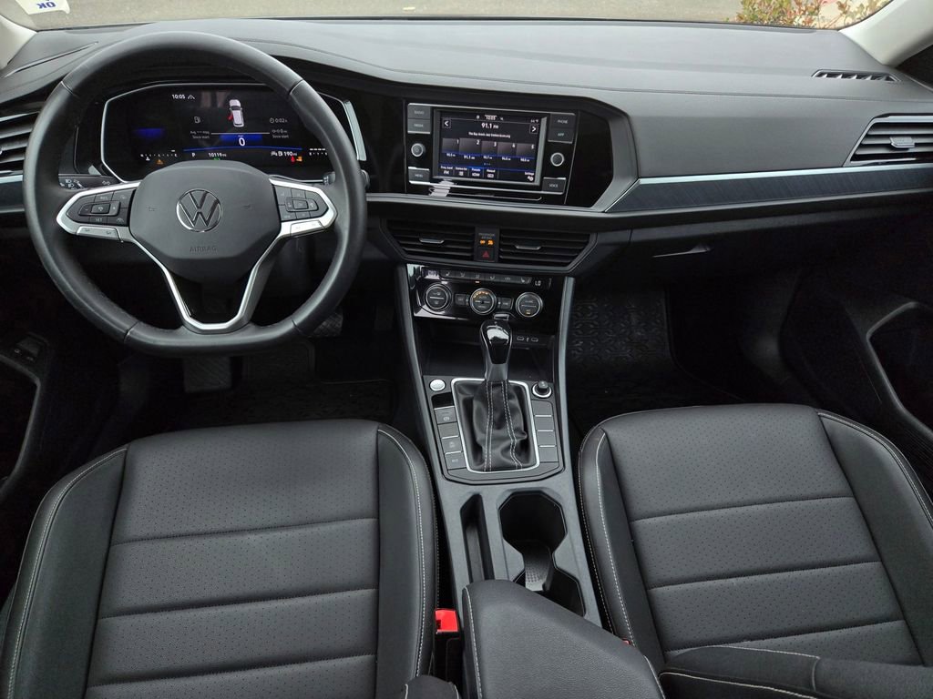 Used 2024 Volkswagen Jetta SE image 14