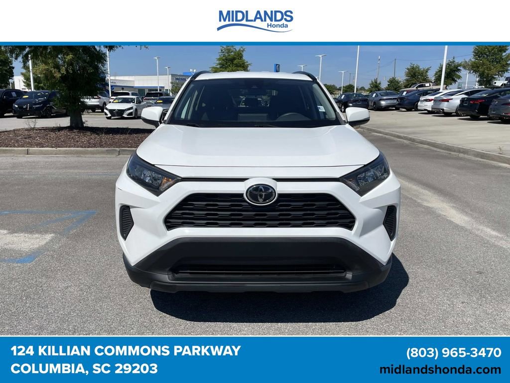 Used 2021 Toyota RAV4 LE FWD image 2