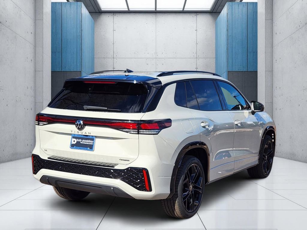 New 2026 Volkswagen Tiguan SE R-Line image 24