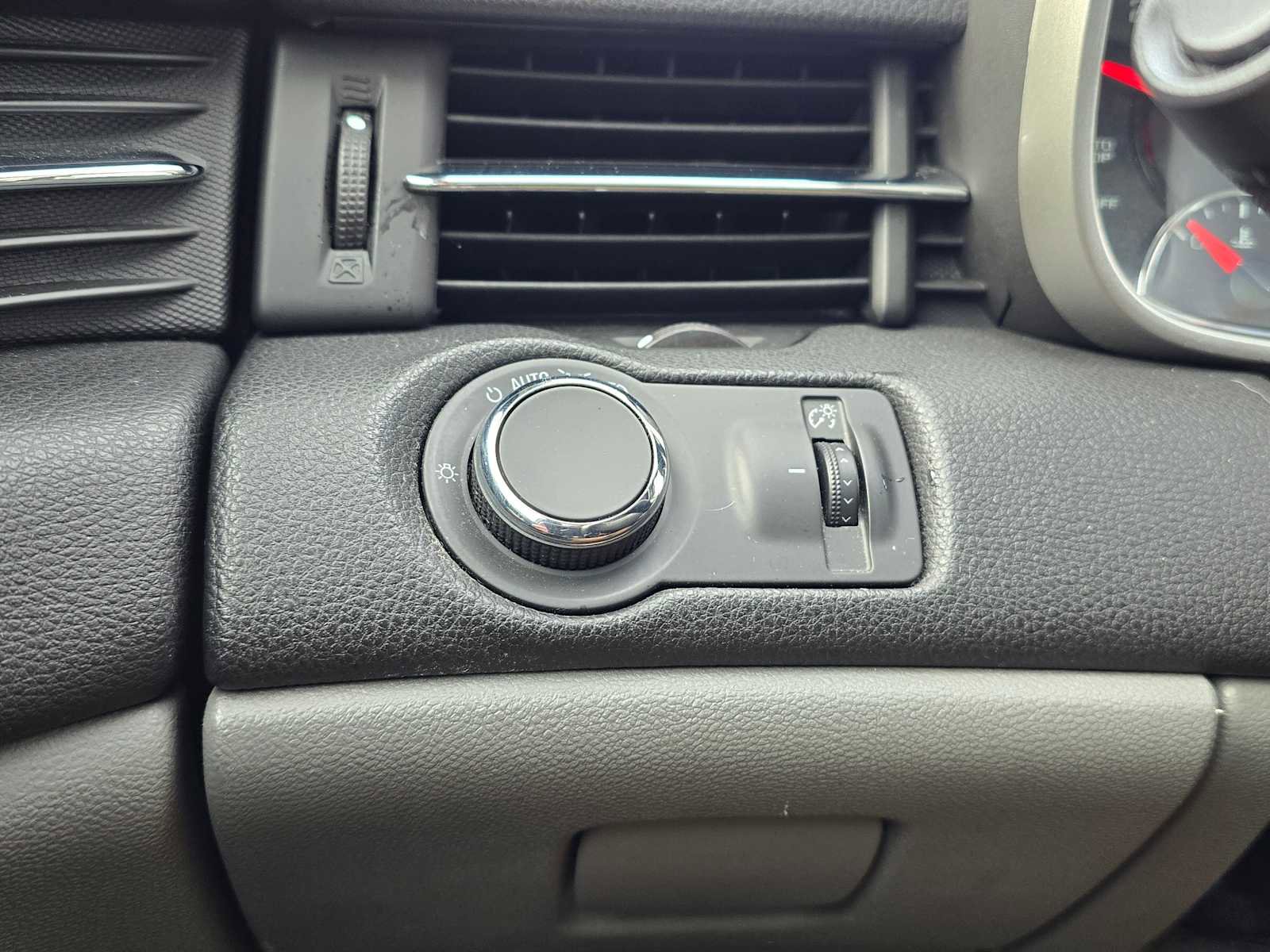 Used 2014 Chevrolet Malibu LS image 29