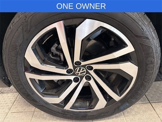 Used 2023 Volkswagen Atlas Cross Sport SEL image 5