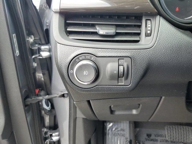 Used 2019 Buick Envision Essence FWD image 33